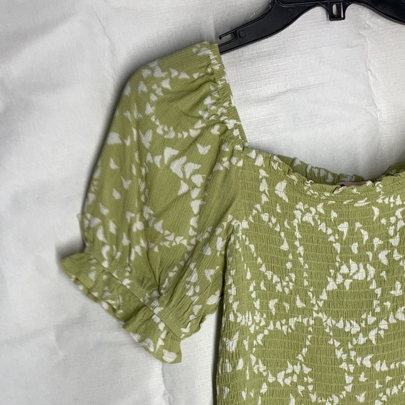 So smocked puff sleeve crop top w butterfly abstract print L jrs - Picture 7 of 17